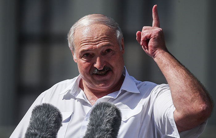 Лукашенко обратился к своим сторонникам на митинге в центре Минска Лукашенко обратился к своим сторонникам на митинге в центре Минска