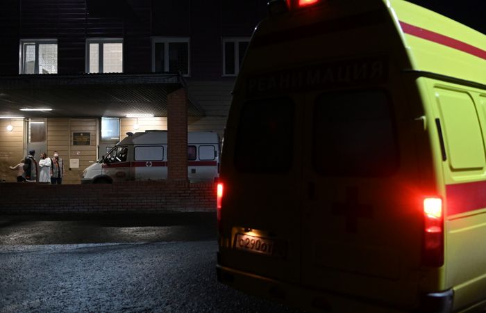 Семья и врачи Навального решили перевезти его в другую клинику Семья и врачи Навального решили перевезти его в другую клинику