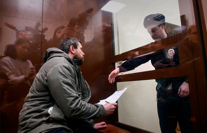 Задерживавшим Голунова полицейским ужесточили обвинение Задерживавшим Голунова полицейским ужесточили обвинение