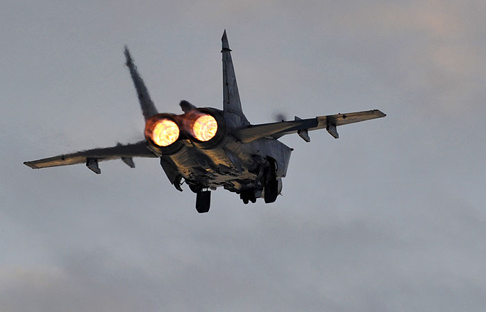 Истребитель МиГ-31 "перехватил" самолет Норвегии над Баренцевым морем Истребитель МиГ-31 "перехватил" самолет Норвегии над Баренцевым морем