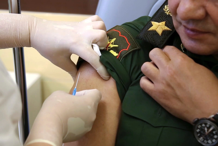 Шойгу рассказал о своем самочувствии после вакцинации от коронавируса Шойгу рассказал о своем самочувствии после вакцинации от коронавируса