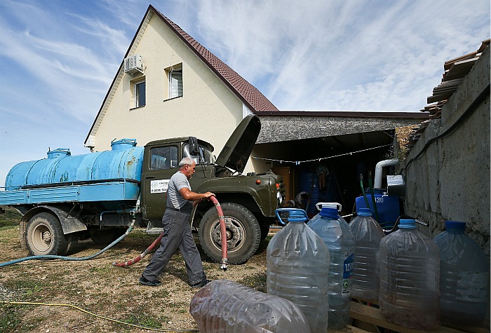 Подачу воды начали ограничивать на юге Крыма Подачу воды начали ограничивать на юге Крыма