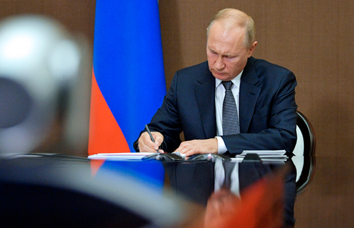 Путин выразил Эрдогану беспокойство из-за боевиков в Карабахе Путин выразил Эрдогану беспокойство из-за боевиков в Карабахе