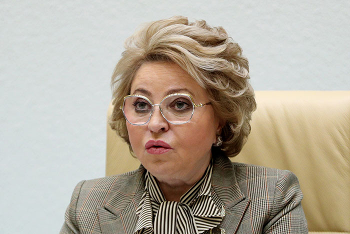 Матвиенко призвала избавить Норильск от карманных чиновников "Норникеля" Матвиенко призвала избавить Норильск от карманных чиновников "Норникеля"