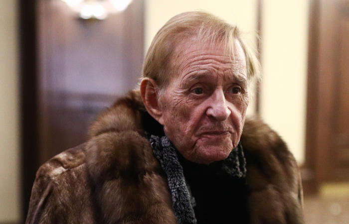Режиссер Роман Виктюк госпитализирован из-за коронавируса Режиссер Роман Виктюк госпитализирован из-за коронавируса