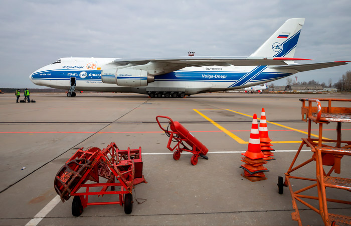 Аэропорт Толмачево закрыли после аварийной посадки крупнейшего в мире самолета Аэропорт Толмачево закрыли после аварийной посадки крупнейшего в мире самолета