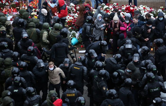 Более тысячи человек задержаны в воскресенье на протестах в Белоруссии Более тысячи человек задержаны в воскресенье на протестах в Белоруссии