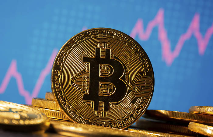 Курс биткойна превысил зафиксированный в 2017 году рекорд Курс биткойна превысил зафиксированный в 2017 году рекорд
