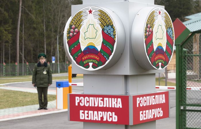 Выезд из Белоруссии через наземные пункты приостановят из-за COVID-19 Выезд из Белоруссии через наземные пункты приостановят из-за COVID-19