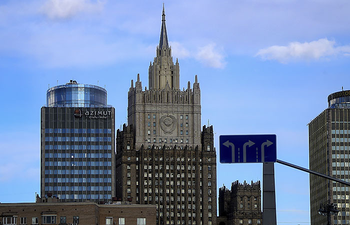Послов Германии, Франции и Швеции вызвали в МИД РФ из-за санкций ЕС Послов Германии, Франции и Швеции вызвали в МИД РФ из-за санкций ЕС
