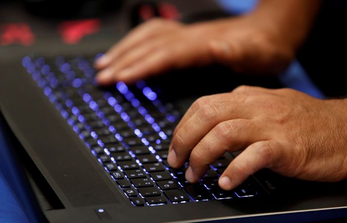 Американский сенатор заявил о взломе десятков email-аккаунтов Минфина США Американский сенатор заявил о взломе десятков email-аккаунтов Минфина США