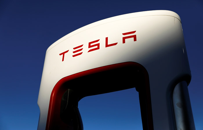 Илон Маск рассказал, как предложил Тиму Куку купить Tesla Илон Маск рассказал, как предложил Тиму Куку купить Tesla