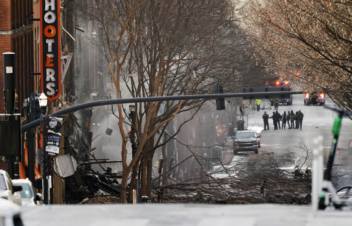 В Нэшвилле на улице взорвался автомобиль В Нэшвилле на улице взорвался автомобиль