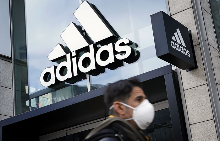 ВС РФ встал на сторону россиянки в споре с Adidas из-за смарт-часов ВС РФ встал на сторону россиянки в споре с Adidas из-за смарт-часов
