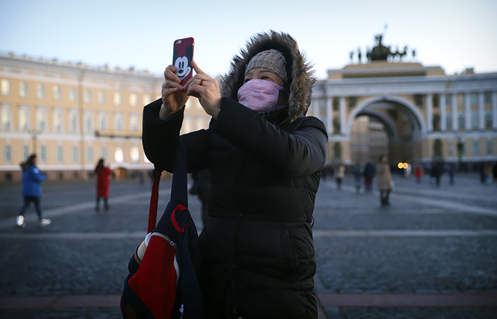 Живущих в России иностранцев пока не будут вакцинировать от COVID Живущих в России иностранцев пока не будут вакцинировать от COVID