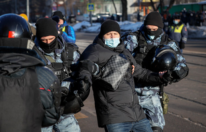 В районе Мосгорсуда задержали более 200 человек В районе Мосгорсуда задержали более 200 человек