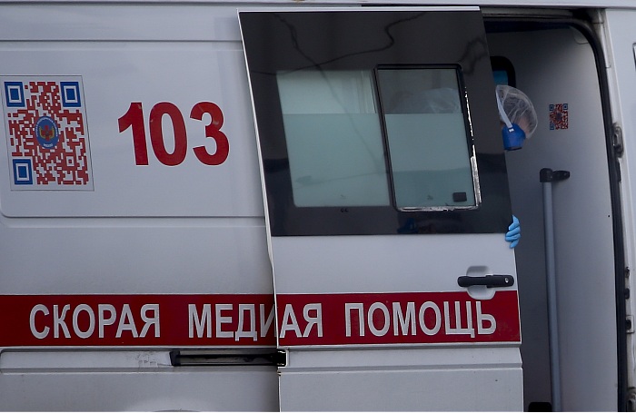 Скорые застряли в снежной пробке на Калужском шоссе в Новой Москве Скорые застряли в снежной пробке на Калужском шоссе в Новой Москве