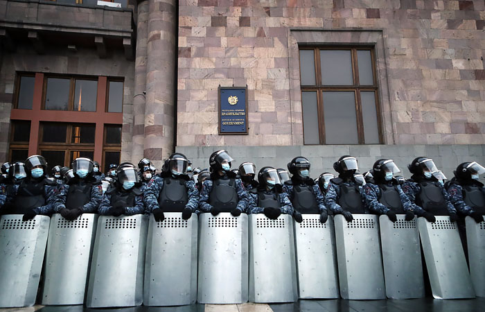 Пашинян отправил в отставку начальника Главного штаба ВС Армении Пашинян отправил в отставку начальника Главного штаба ВС Армении