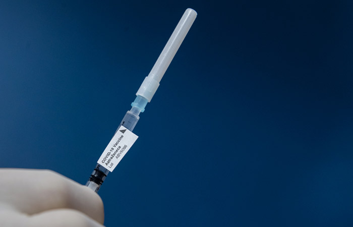 Франция и Италия приостановили использование вакцины AstraZeneca Франция и Италия приостановили использование вакцины AstraZeneca