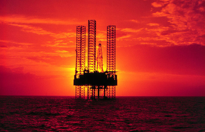 Нефть Brent подешевела до $63,57 после скачка накануне на 6% Нефть Brent подешевела до $63,57 после скачка накануне на 6%