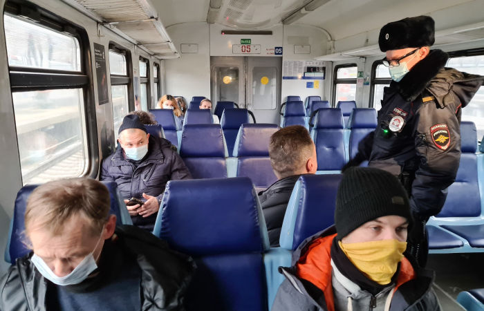 Более 119 тыс. нарушений масочного режима выявлено в московском транспорте Более 119 тыс. нарушений масочного режима выявлено в московском транспорте