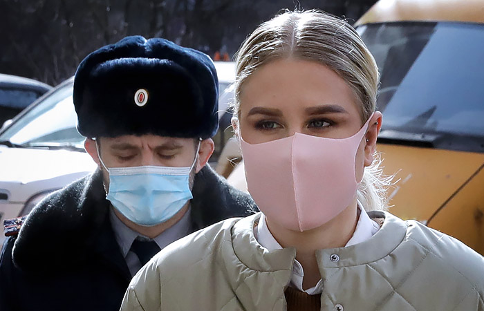 Суд удалил Соболь из процесса по делу о нарушении неприкосновенности жилища Суд удалил Соболь из процесса по делу о нарушении неприкосновенности жилища