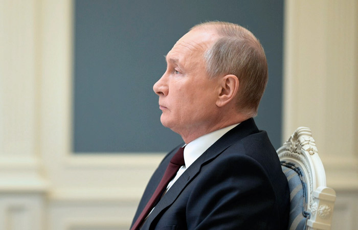 Путин решил объявить нерабочими дни между майскими праздниками Путин решил объявить нерабочими дни между майскими праздниками