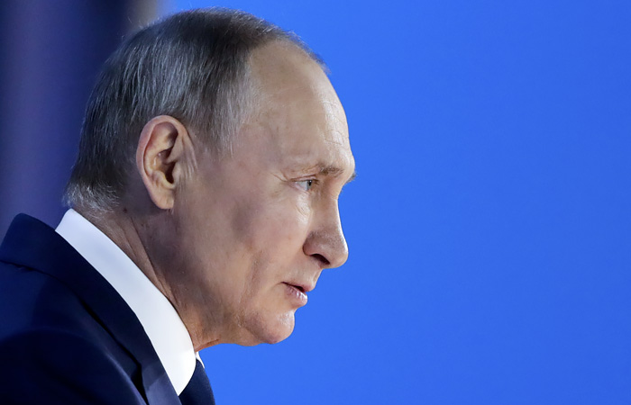 Путин напомнил парламентариям об опасности "дешевого популизма" Путин напомнил парламентариям об опасности "дешевого популизма"