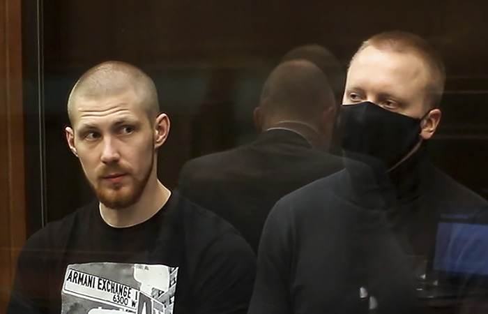 Экс-полицейские получили от 5 до 12 лет за подброшенные Голунову наркотики Экс-полицейские получили от 5 до 12 лет за подброшенные Голунову наркотики