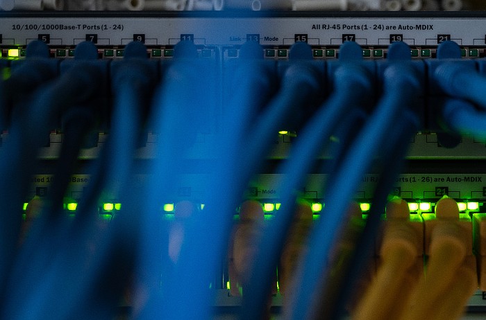 Атака хакеров на поставщиков IT-услуг затронула 1 тыс. компаний Атака хакеров на поставщиков IT-услуг затронула 1 тыс. компаний