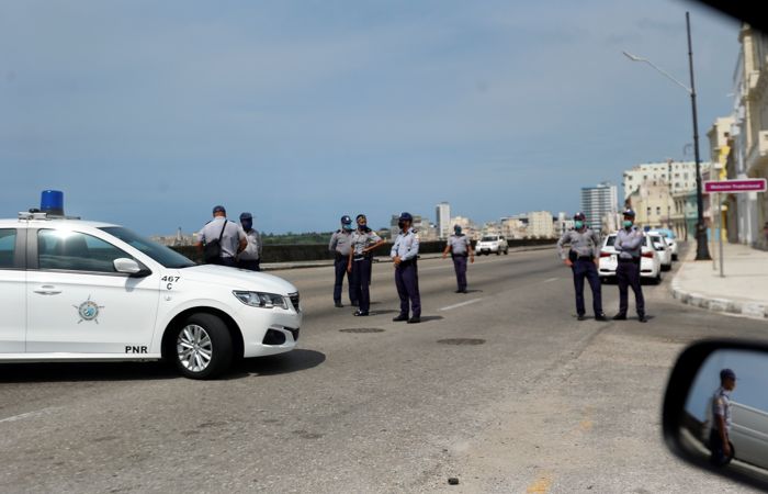 На улицах Гаваны усилили наряды полиции и спецназа после протестов На улицах Гаваны усилили наряды полиции и спецназа после протестов