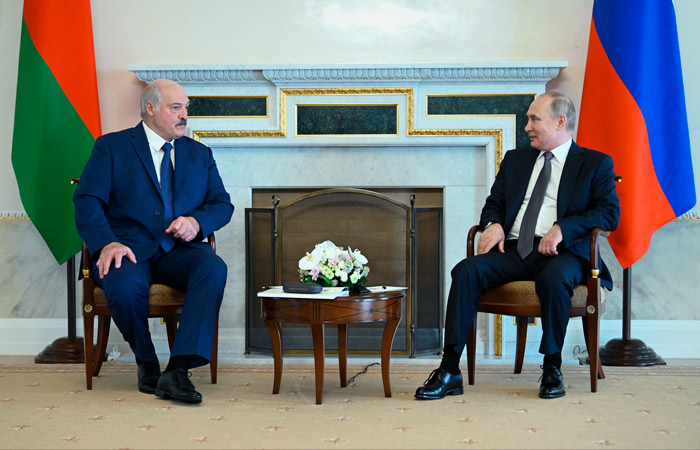 Путин и Лукашенко договорились о кредитах Минску в связи с налоговым маневром в РФ Путин и Лукашенко договорились о кредитах Минску в связи с налоговым маневром в РФ