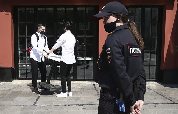Проверки мер профилактики COVID-19 в Москве продолжатся и после 19 июля Проверки мер профилактики COVID-19 в Москве продолжатся и после 19 июля