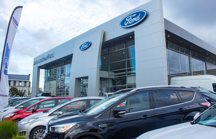 Ford неожиданно отчитался о прибыли в $561 млн во II квартале Ford неожиданно отчитался о прибыли в $561 млн во II квартале