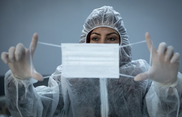 Исследование в США показало, что пандемию не остановить только вакцинацией Исследование в США показало, что пандемию не остановить только вакцинацией