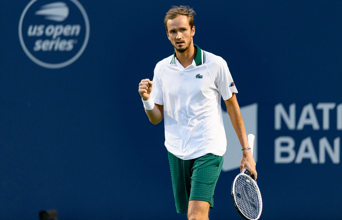 Даниил Медведев выиграл теннисный турнир категории Masters в Торонто