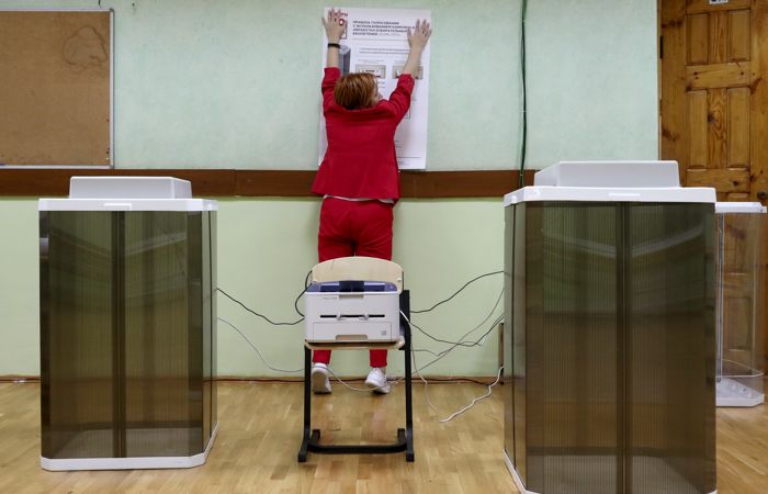 В России началось трехдневное голосование на выборах в Госдуму В России началось трехдневное голосование на выборах в Госдуму