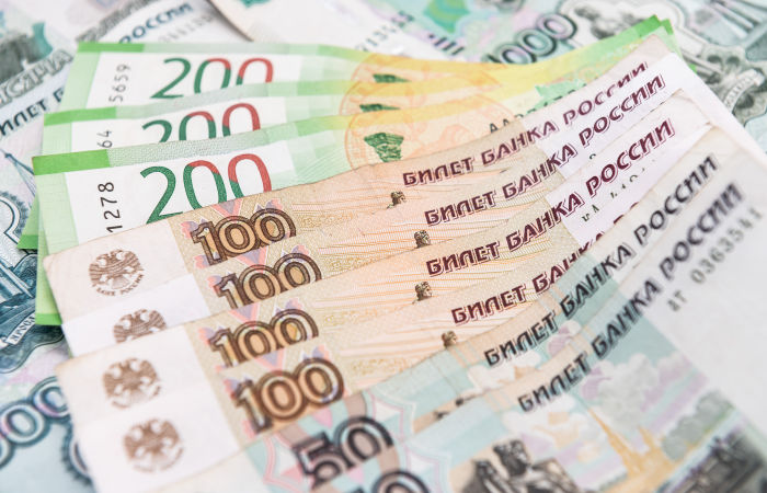 Рубль утром слегка слабеет к доллару и евро на внешнем негативе Рубль утром слегка слабеет к доллару и евро на внешнем негативе