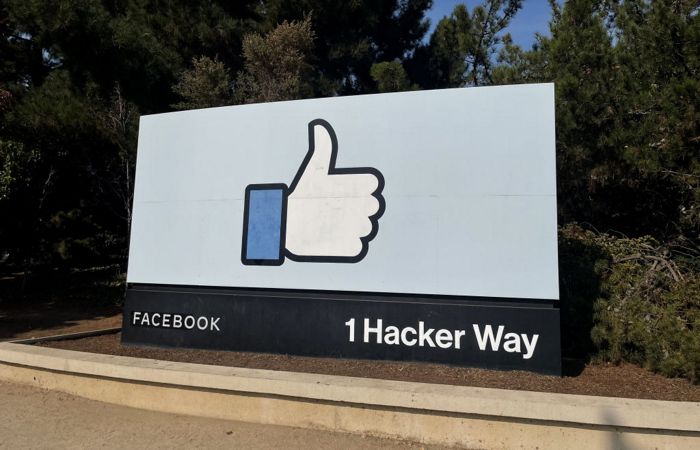 В Facebook назвали причиной сбоя неправильное изменение конфигурации В Facebook назвали причиной сбоя неправильное изменение конфигурации