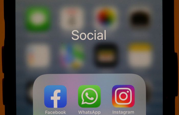 Facebook подтвердил начало восстановления работы после многочасового сбоя Facebook подтвердил начало восстановления работы после многочасового сбоя