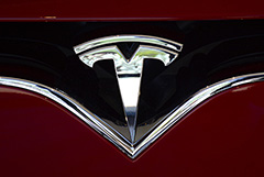 Tesla в июле приостановит работу заводов в Китае и Германии