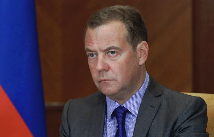 Медведев назвал бессмысленными контакты с Киевом до появления "вменяемого руководства" Медведев назвал бессмысленными контакты с Киевом до появления "вменяемого руководства"