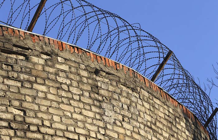 Суд приговорил убийцу главы УФСИН Забайкалья к 18 годам колонии строгого режима Суд приговорил убийцу главы УФСИН Забайкалья к 18 годам колонии строгого режима