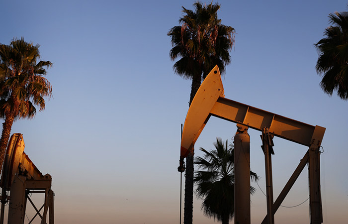 Цены на нефть снизились более чем на 2,5% после выхода данных о запасах в США Цены на нефть снизились более чем на 2,5% после выхода данных о запасах в США
