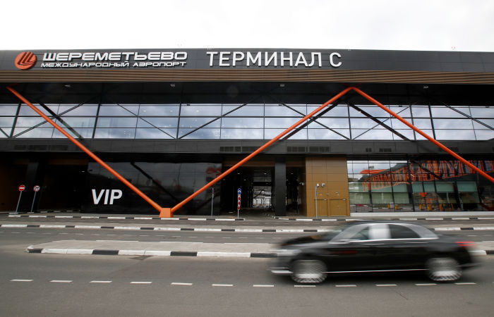 Самолет Анталия-Москва приземлился с предположительно отказавшим двигателем Самолет Анталия-Москва приземлился с предположительно отказавшим двигателем