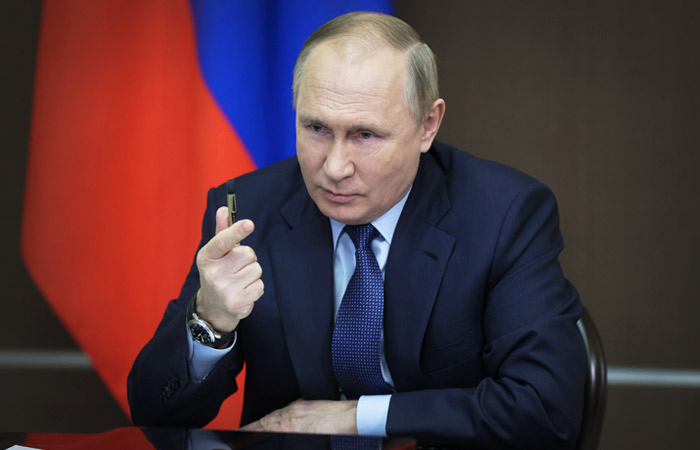 Гинцбург сообщил, что назальная прививка даст Путину дополнительную защиту от COVID Гинцбург сообщил, что назальная прививка даст Путину дополнительную защиту от COVID