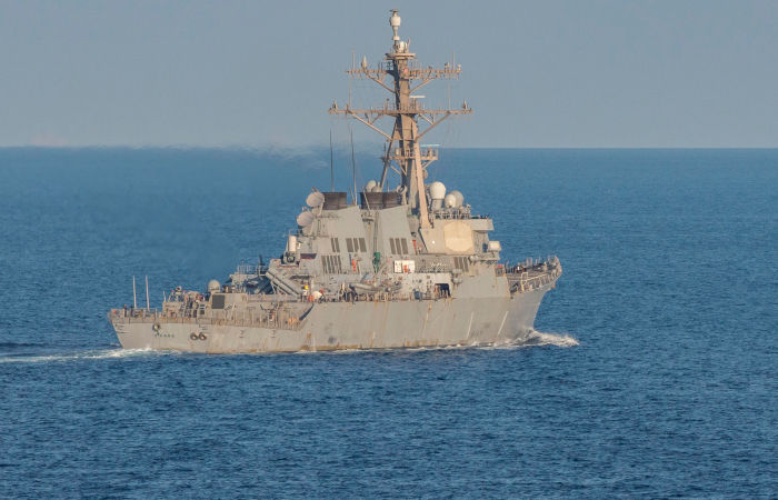 Эсминец ВМС США "Эрли Бёрк" вышел в море после визита в порт Варна Эсминец ВМС США "Эрли Бёрк" вышел в море после визита в порт Варна