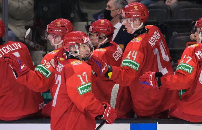 Молодежная сборная России по хоккею победила Швейцарию на чемпионате мира
