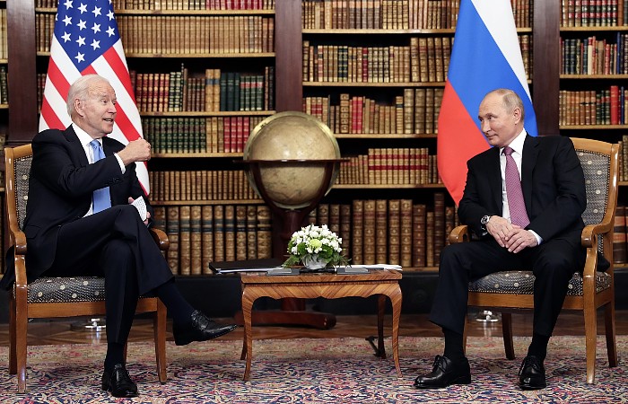 Путин и Байден стали в 2021 году самыми упоминаемыми в российской прессе персонами Путин и Байден стали в 2021 году самыми упоминаемыми в российской прессе персонами