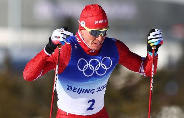 Большунов и Спицов выиграли золото и серебро Олимпиады в скиатлоне